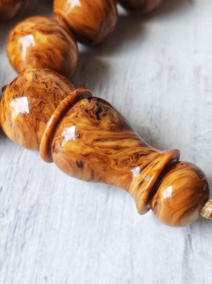 “Savannah Pattern” German Bakelite | 33 Beads | Istanbul Shape | Silver Tassel