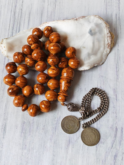 “Savannah Pattern” German Bakelite | 33 Beads | Istanbul Shape | Silver Tassel