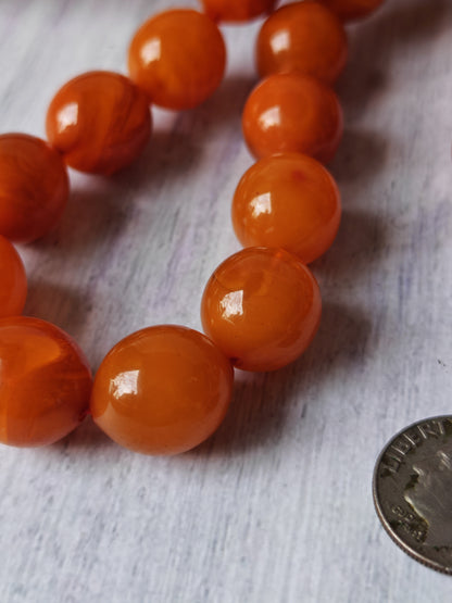 German Bakelite Carvacraft Tasbih – 39 Pigeon-Egg Beads | Turkish Craft | Silver Coin Tassel | Deep Honey Color with Transparent Veins