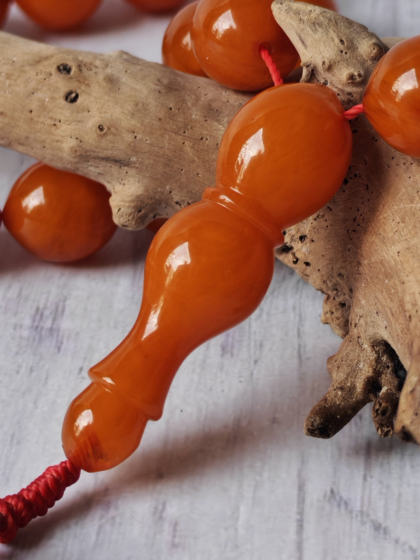 German Bakelite Carvacraft Tasbih – 39 Pigeon-Egg Beads | Turkish Craft | Silver Coin Tassel | Deep Honey Color with Transparent Veins