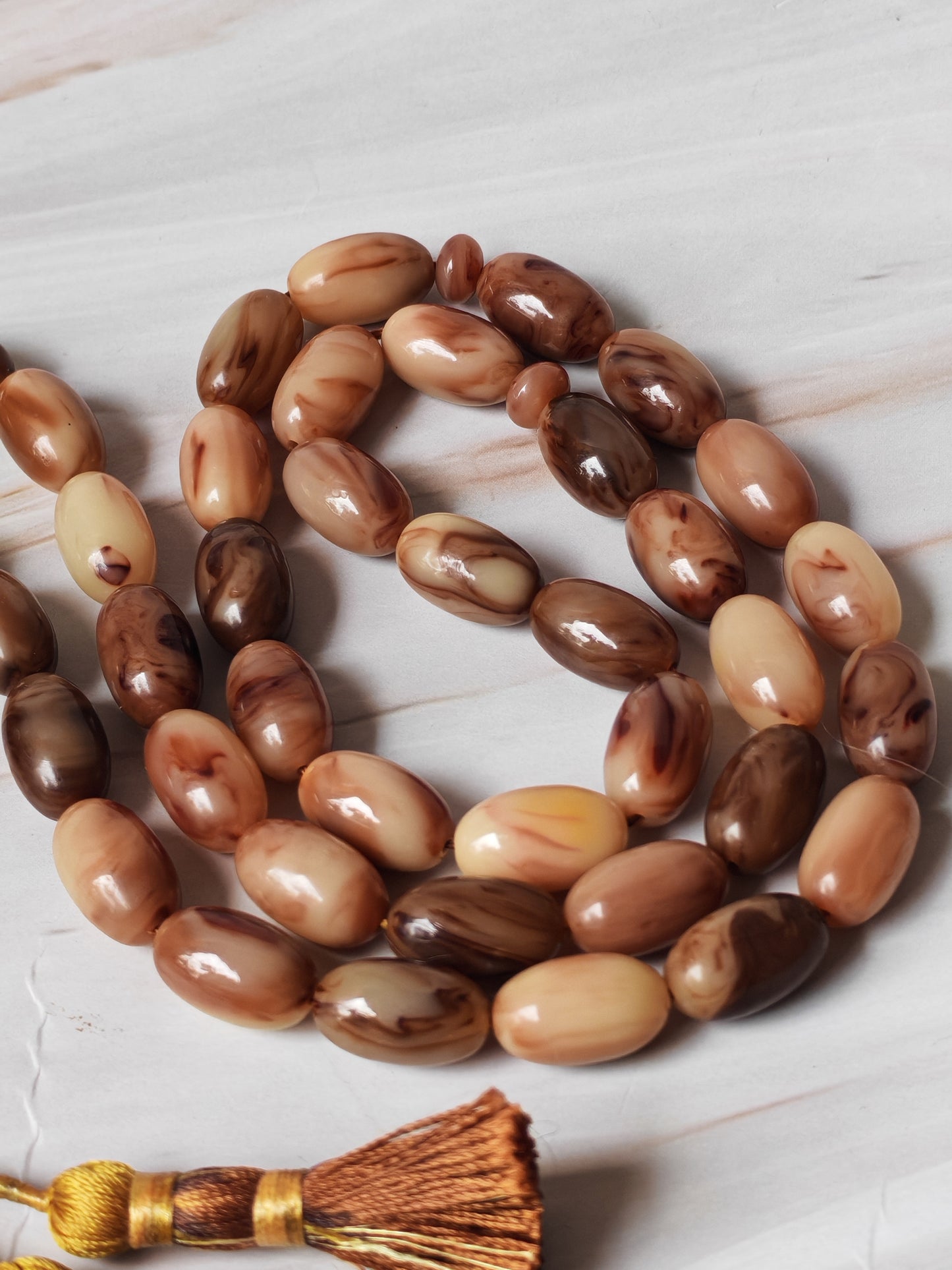American Bakelite Olive-Shaped Tasbih – 41 Beads | Light Brown with Milky Veins