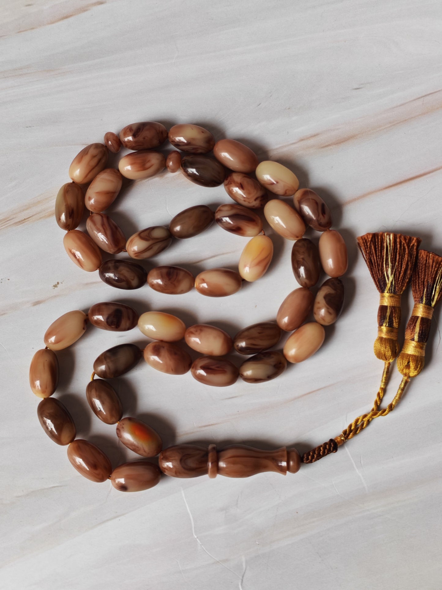 American Bakelite Olive-Shaped Tasbih – 41 Beads | Light Brown with Milky Veins