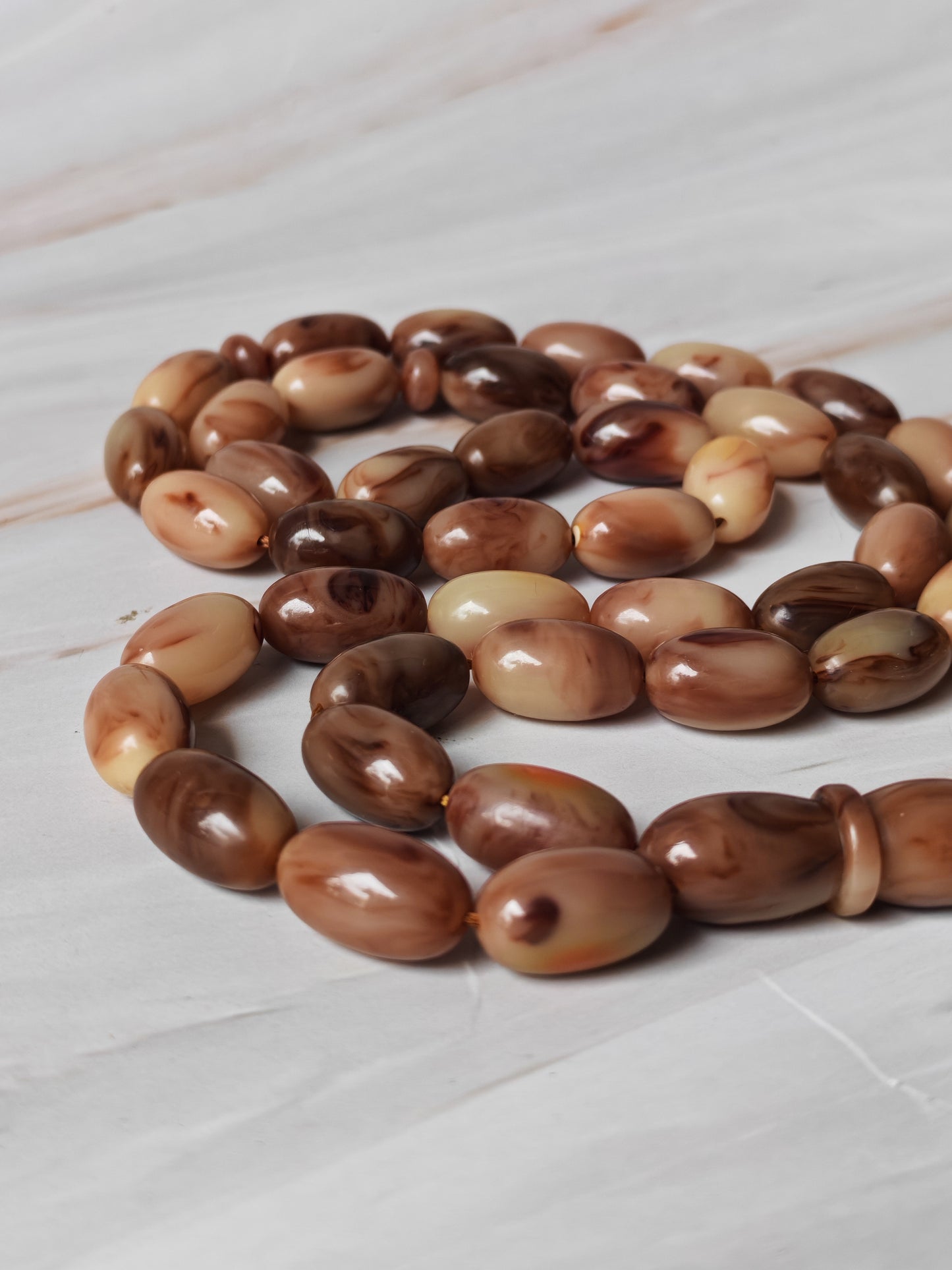 American Bakelite Olive-Shaped Tasbih – 41 Beads | Light Brown with Milky Veins