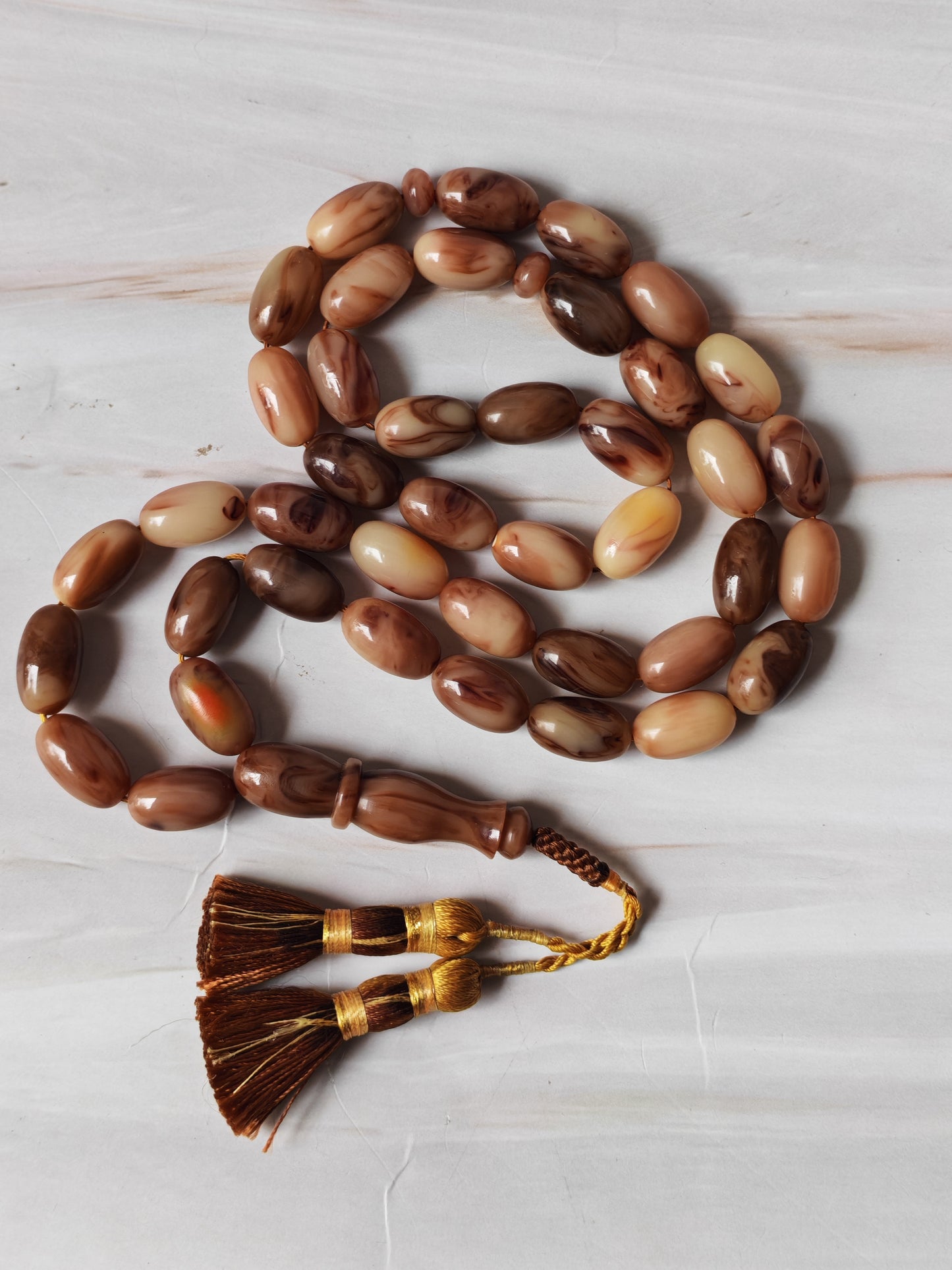 American Bakelite Olive-Shaped Tasbih – 41 Beads | Light Brown with Milky Veins