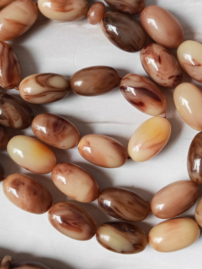 American Bakelite Olive-Shaped Tasbih – 41 Beads | Light Brown with Milky Veins
