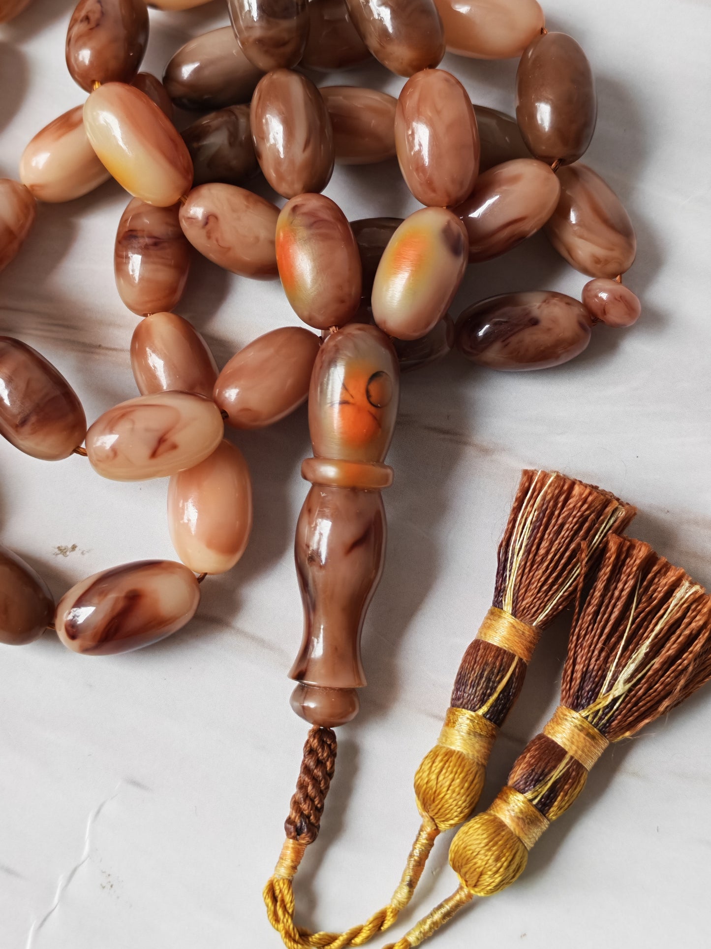 American Bakelite Olive-Shaped Tasbih – 41 Beads | Light Brown with Milky Veins