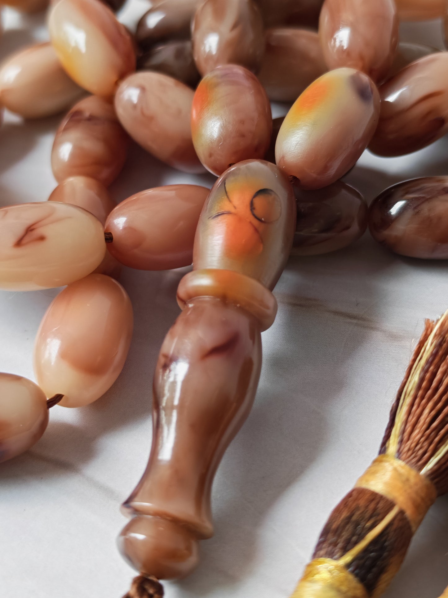 American Bakelite Olive-Shaped Tasbih – 41 Beads | Light Brown with Milky Veins