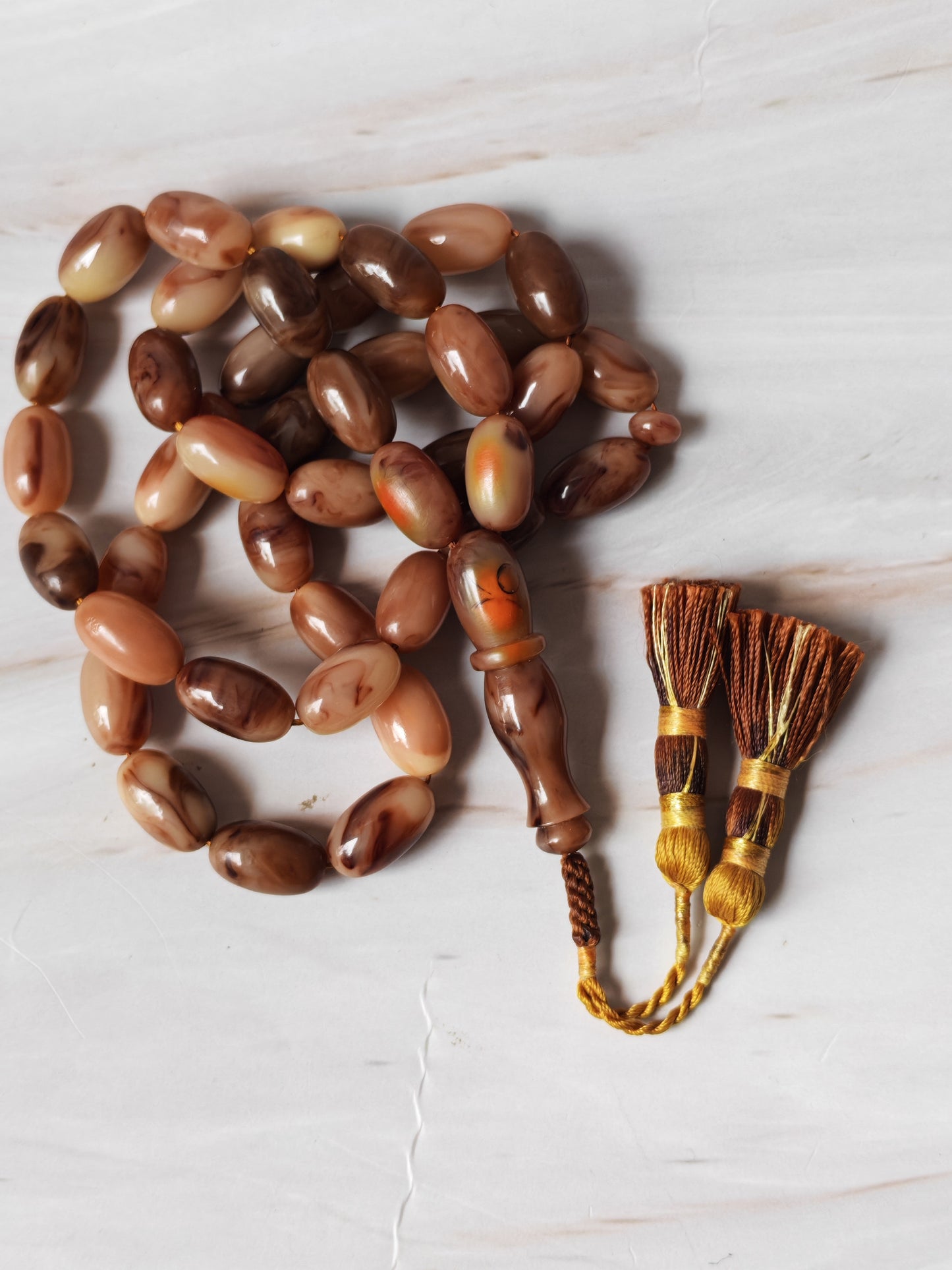 American Bakelite Olive-Shaped Tasbih – 41 Beads | Light Brown with Milky Veins