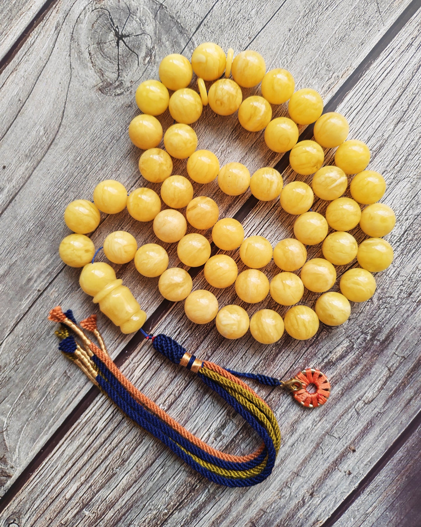 Bold Natural Amber Misbah – 51 Large Beads | Butterscotch & Royal White Pattern | Short Imami