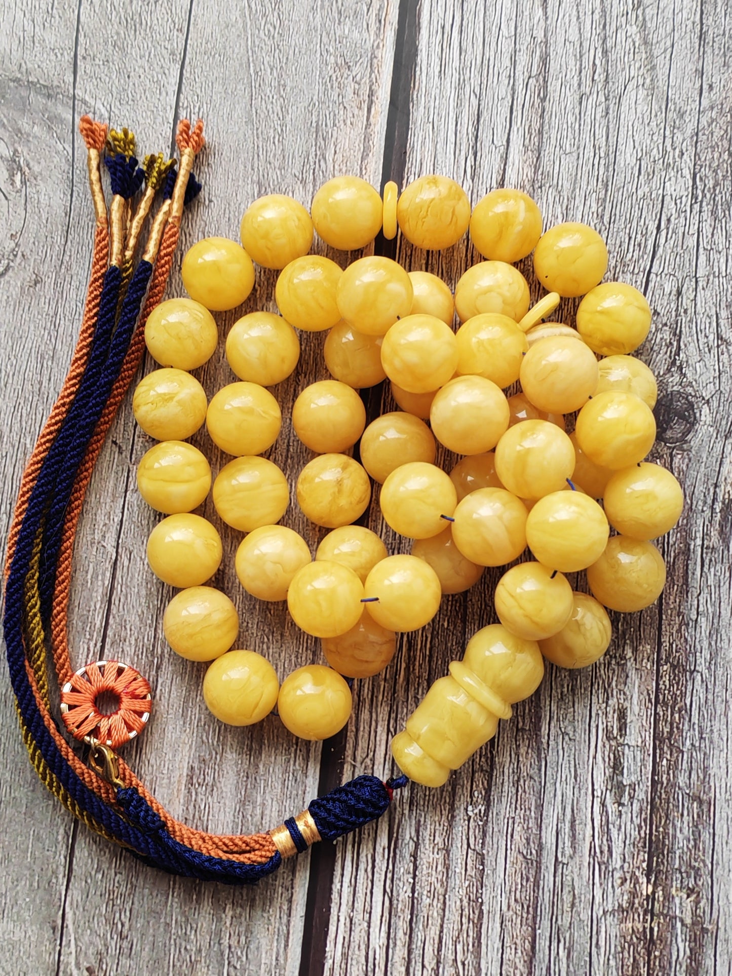 Bold Natural Amber Misbah – 51 Large Beads | Butterscotch & Royal White Pattern | Short Imami