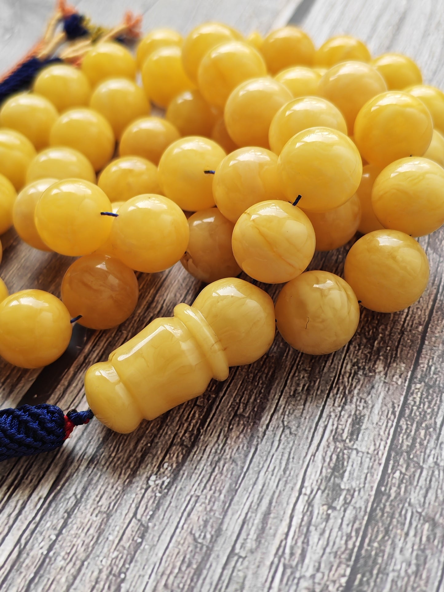 Bold Natural Amber Misbah – 51 Large Beads | Butterscotch & Royal White Pattern | Short Imami