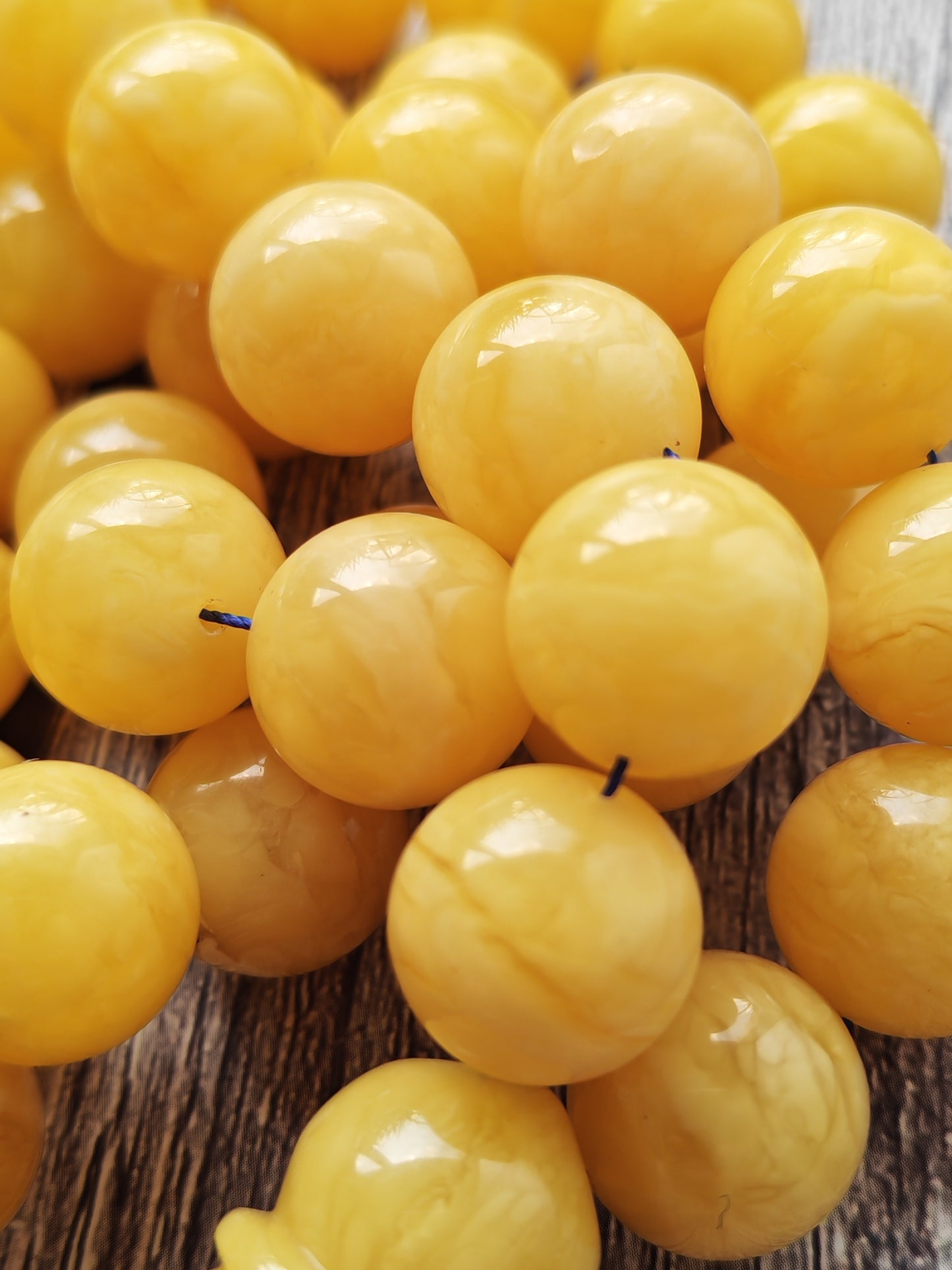 Bold Natural Amber Misbah – 51 Large Beads | Butterscotch & Royal White Pattern | Short Imami