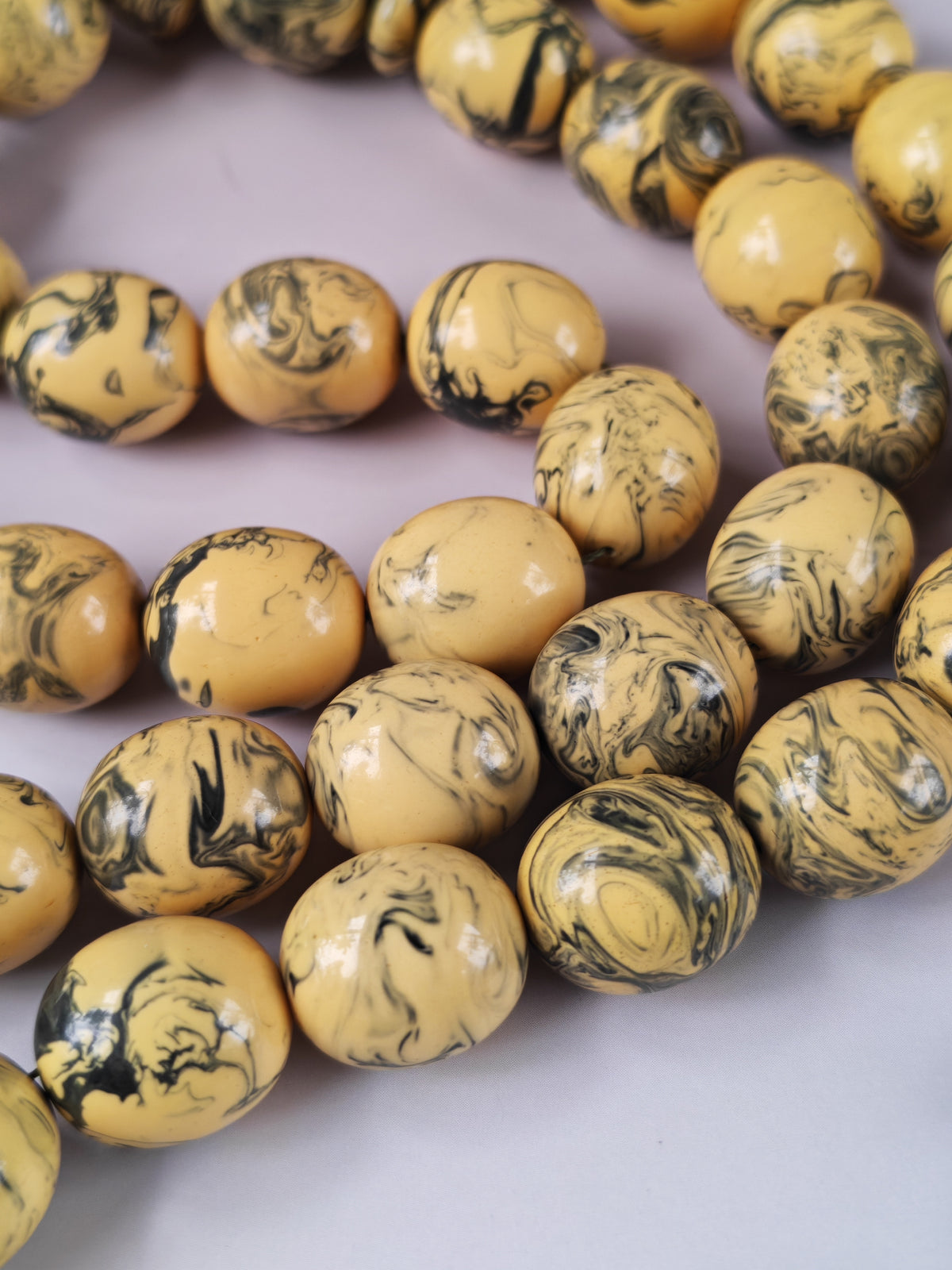[ Color Update Due to Natural Ageing] Vintage Milky "Chernobyl" Bakelite Misbah 47 Beads Pigeon Egg