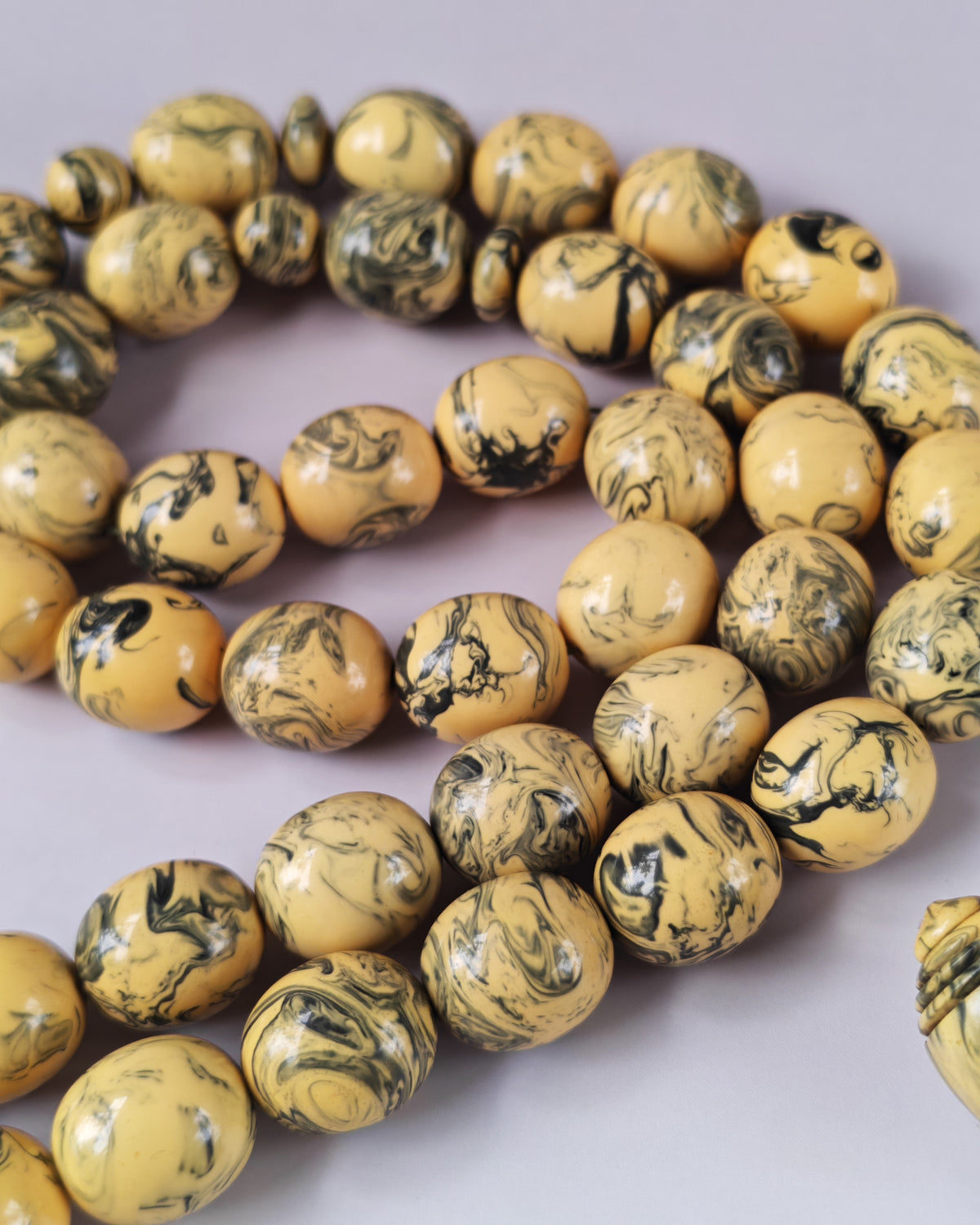 [ Color Update Due to Natural Ageing] Vintage Milky "Chernobyl" Bakelite Misbah 47 Beads Pigeon Egg