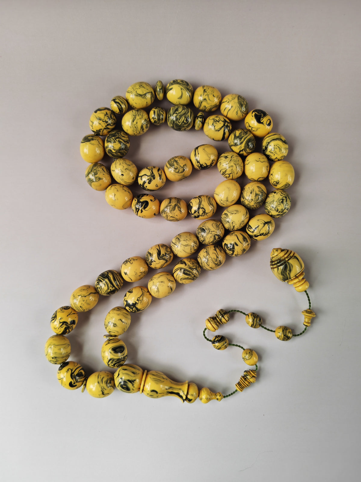 [ Color Update Due to Natural Ageing] Vintage Milky "Chernobyl" Bakelite Misbah 47 Beads Pigeon Egg