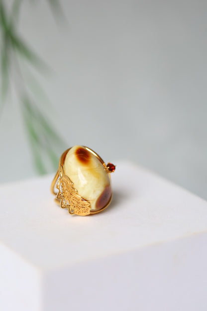 Natural Royal White Irregular Ring With Gold Plated Frame And Red Garnet