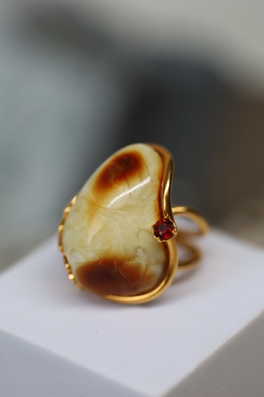 Natural Royal White Irregular Ring With Gold Plated Frame And Red Topaz