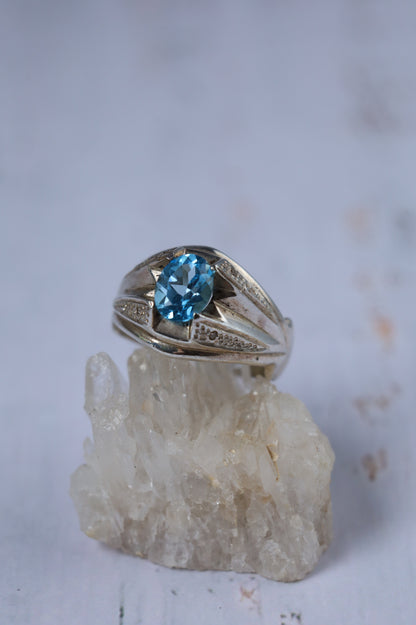 Natural Blue Topaz Ring in 925 Silver