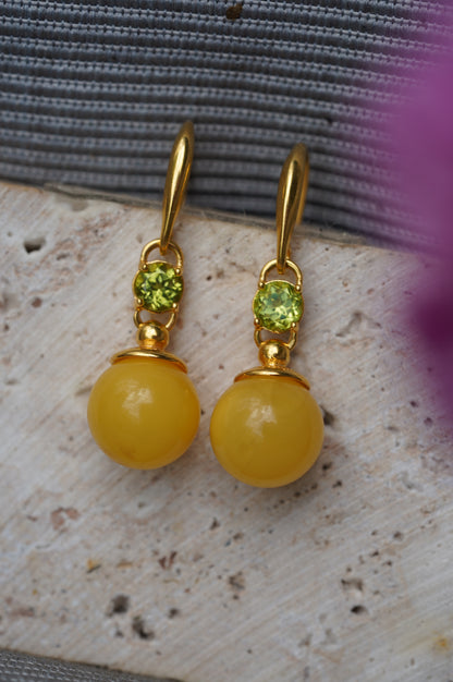 Round Butterscotch Dangling Earrings in Gold Plated Silver and Peridot