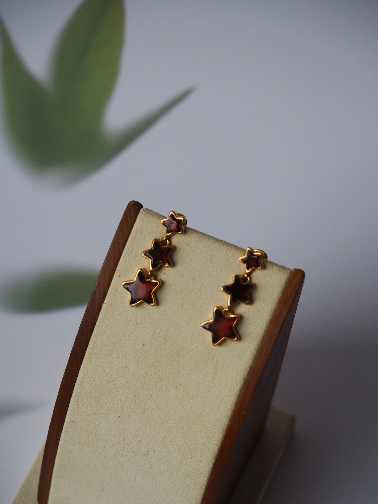 Star Shape Dangling Stud Earrings - Cherry Amber Gold Plated