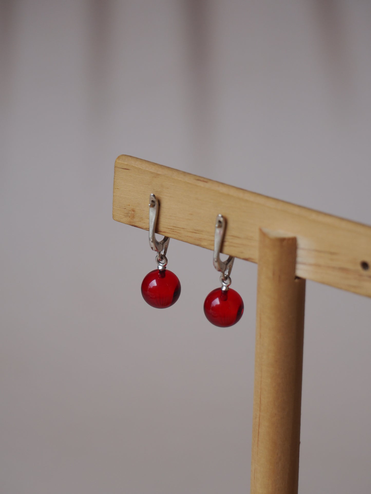 Red Amber Dangling Earrings 11mm