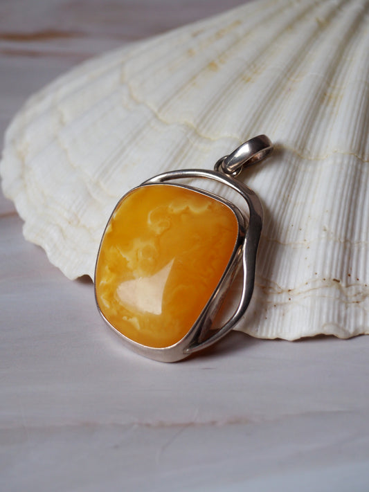 Butterscotch Amber with Raw Honey Back in Silver Frame