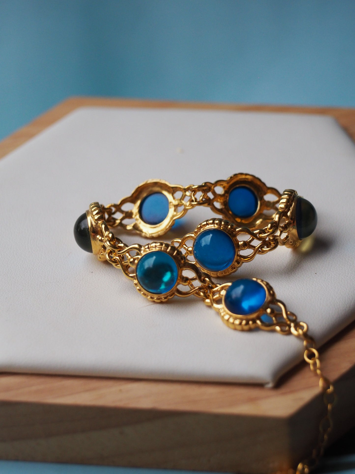 Blue Amber Round Bracelet in Gold Plated Silver
