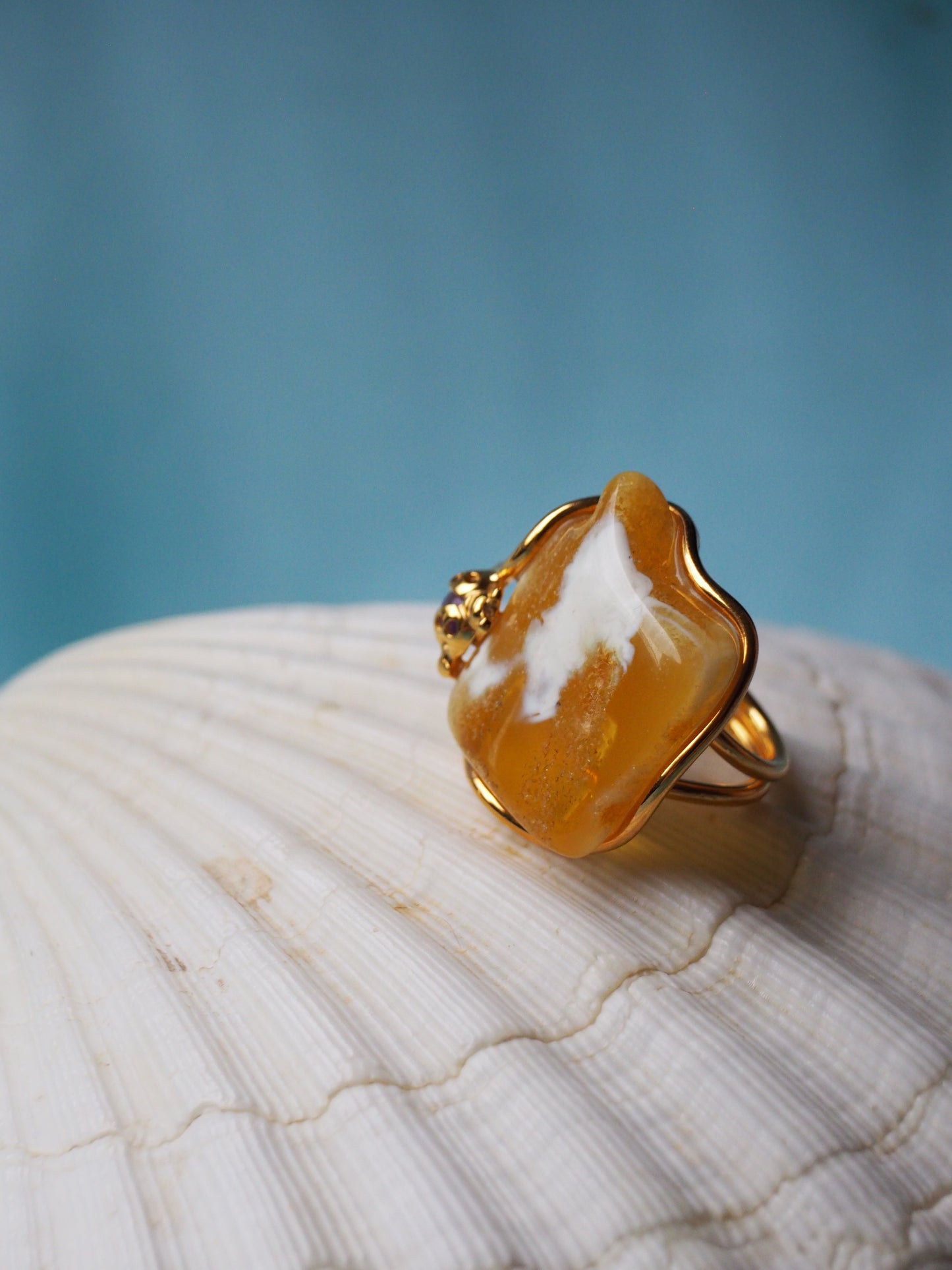 Natural Raw Honey and White Amber Ring with Amethyst