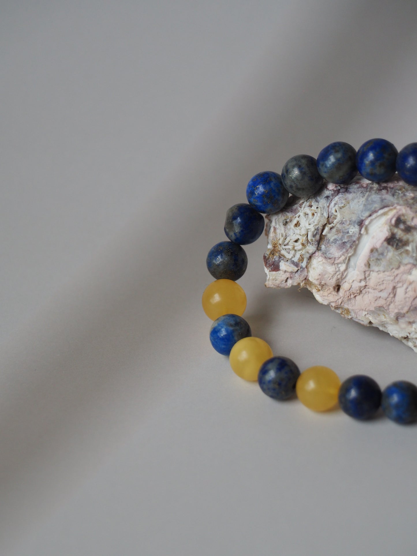 Natural Cloudy Amber and Lapis Lazuli Beaded Bracelet