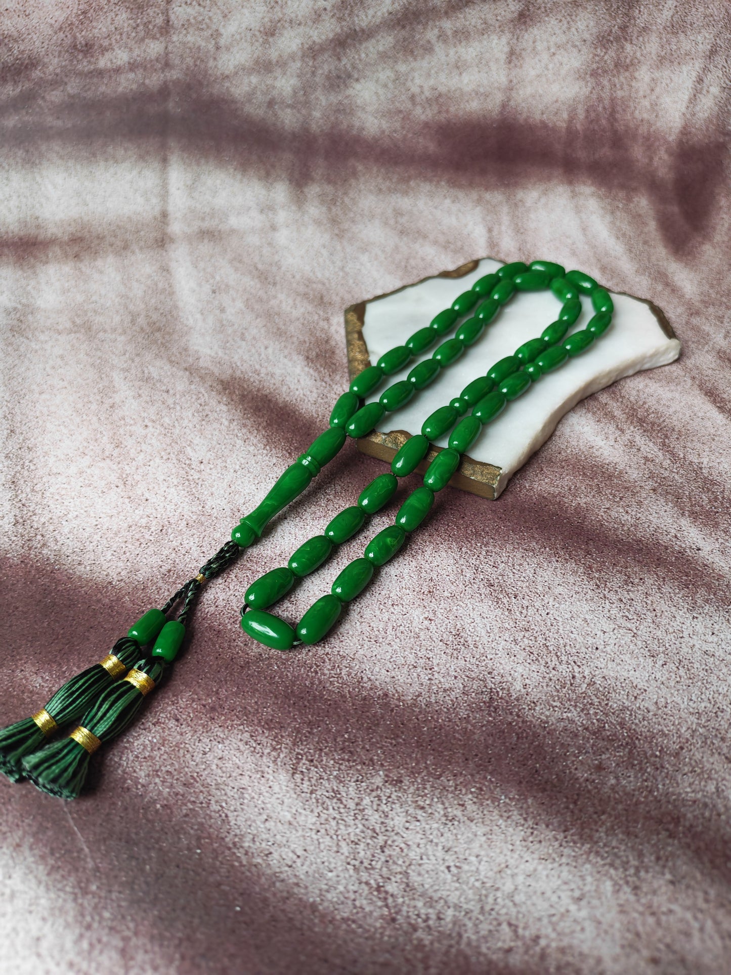 American Bakelite Tasbih – 43 Capsule Beads | Dark Green with Light Veins