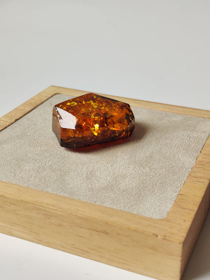Raw Faceted Irregular Citron Amber Piece | Suitable as Cabochon or Collectible
