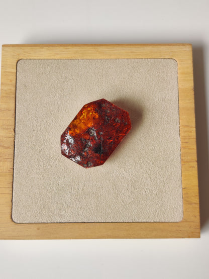 Raw Faceted Irregular Citron Amber Piece | Suitable as Cabochon or Collectible