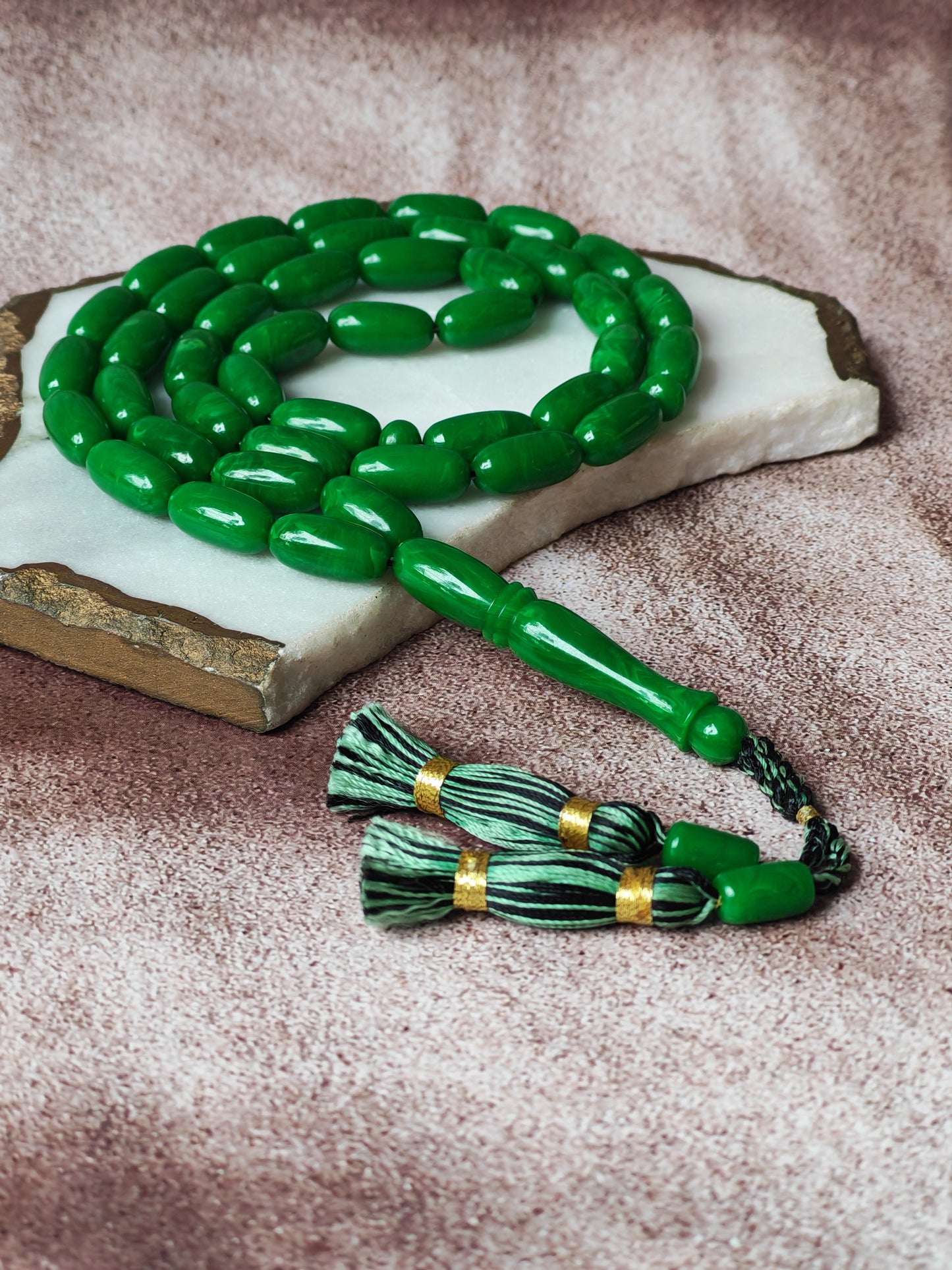American Bakelite Tasbih – 43 Capsule Beads | Dark Green with Light Veins