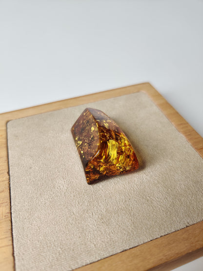 Irregular Raw Amber Piece | Collectible | Citron | Air Bubbles