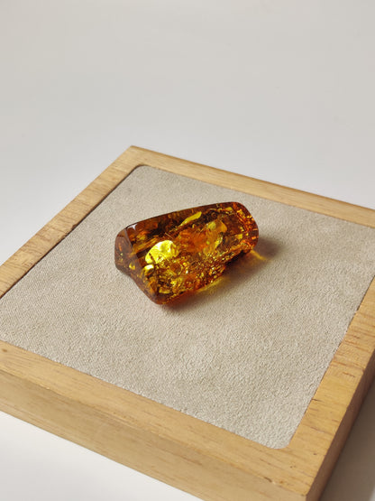 Irregular Raw Amber Piece | Collectible | Citron | Air Bubbles