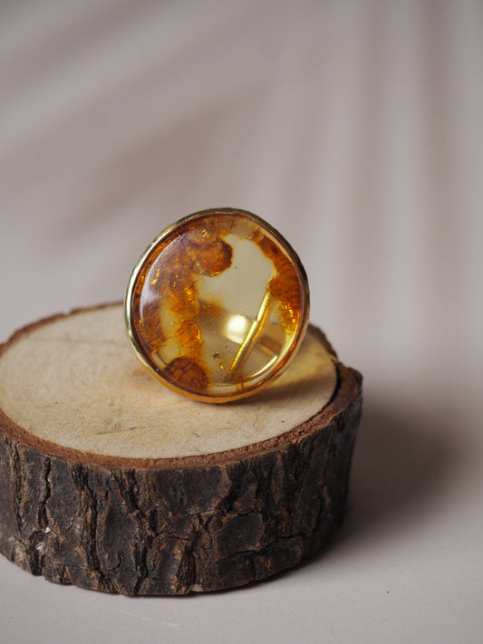 Natural Raw Citron Amber in Gold Pleated Silver