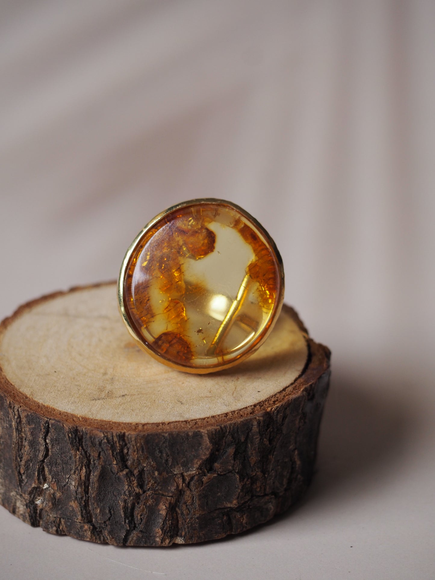 Natural Raw Citron Amber in Gold Pleated Silver