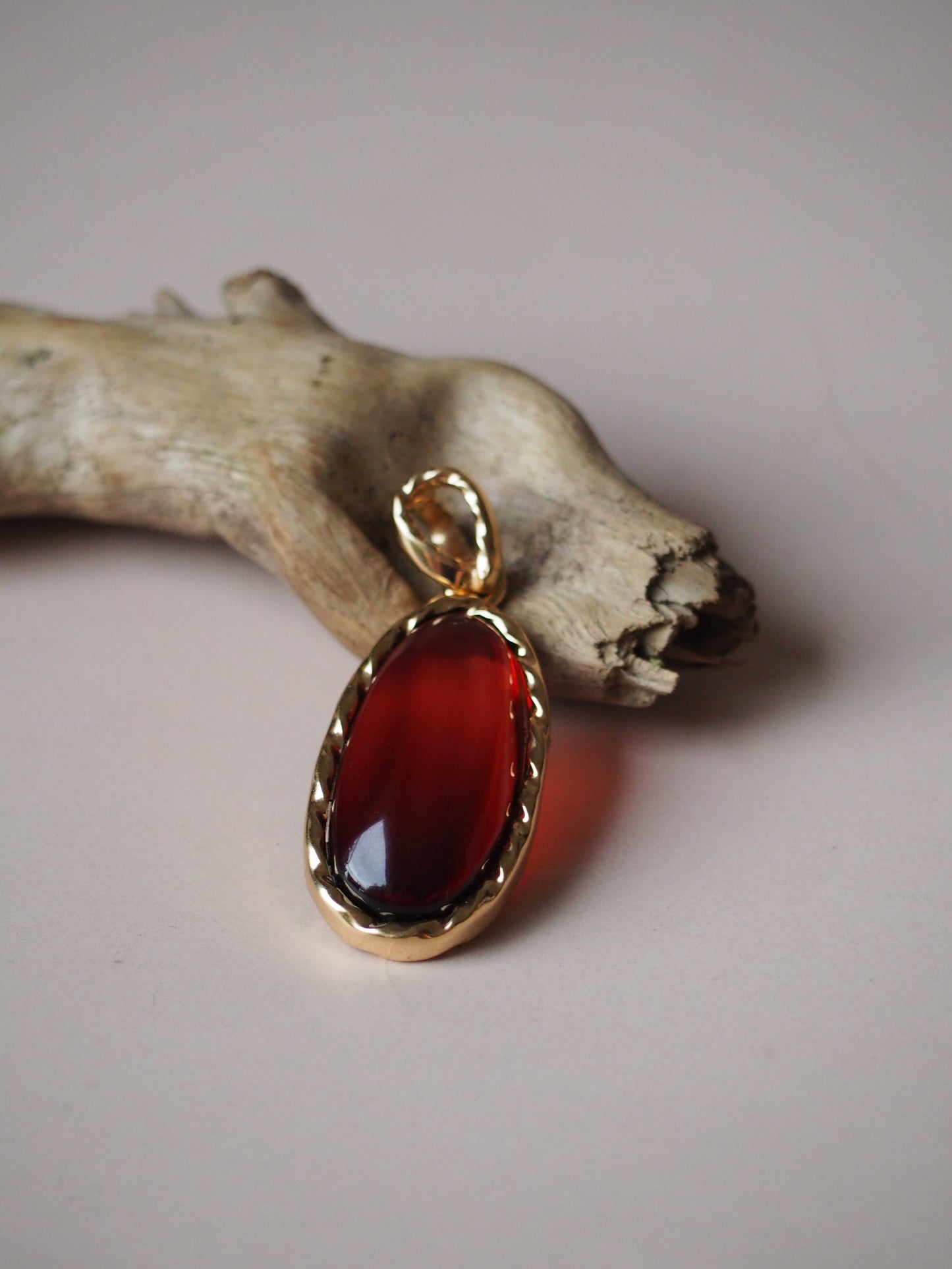 Cherry Amber Oval Pendant in Gold Pleated Silver