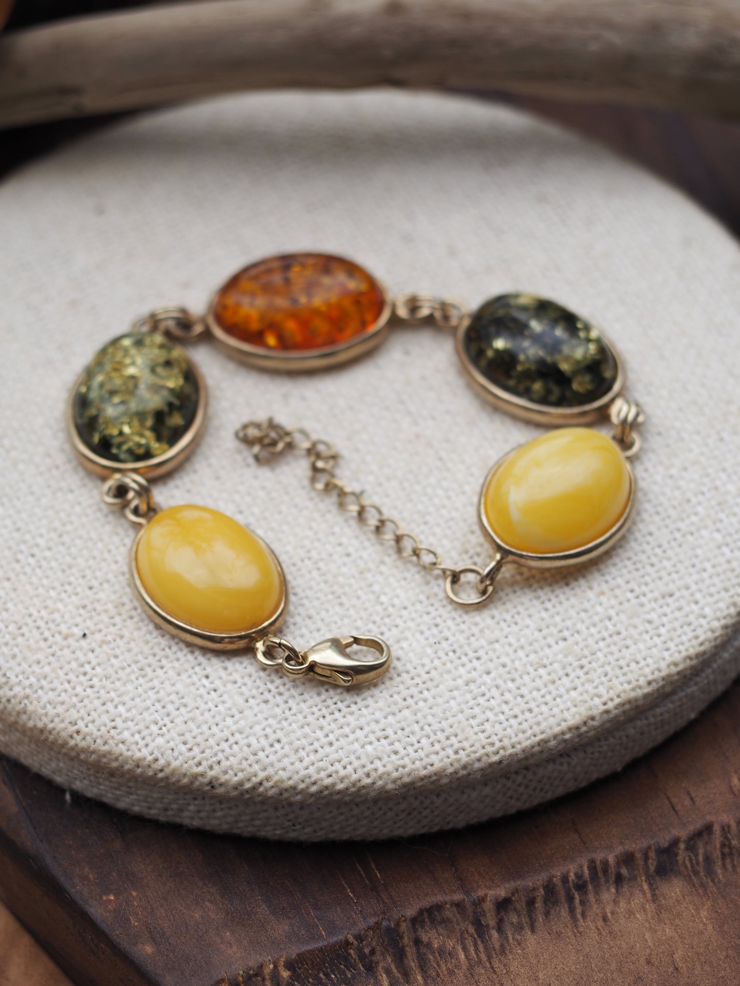Multicolor Amber Bracelet in Gold Pleated Silver